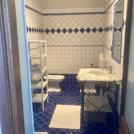 Semesterbostad Da Emi - La Casetta In Piazza *