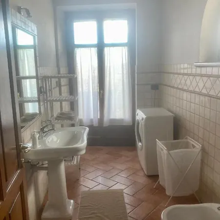 Semesterbostad Da Emi - La Casetta In Piazza